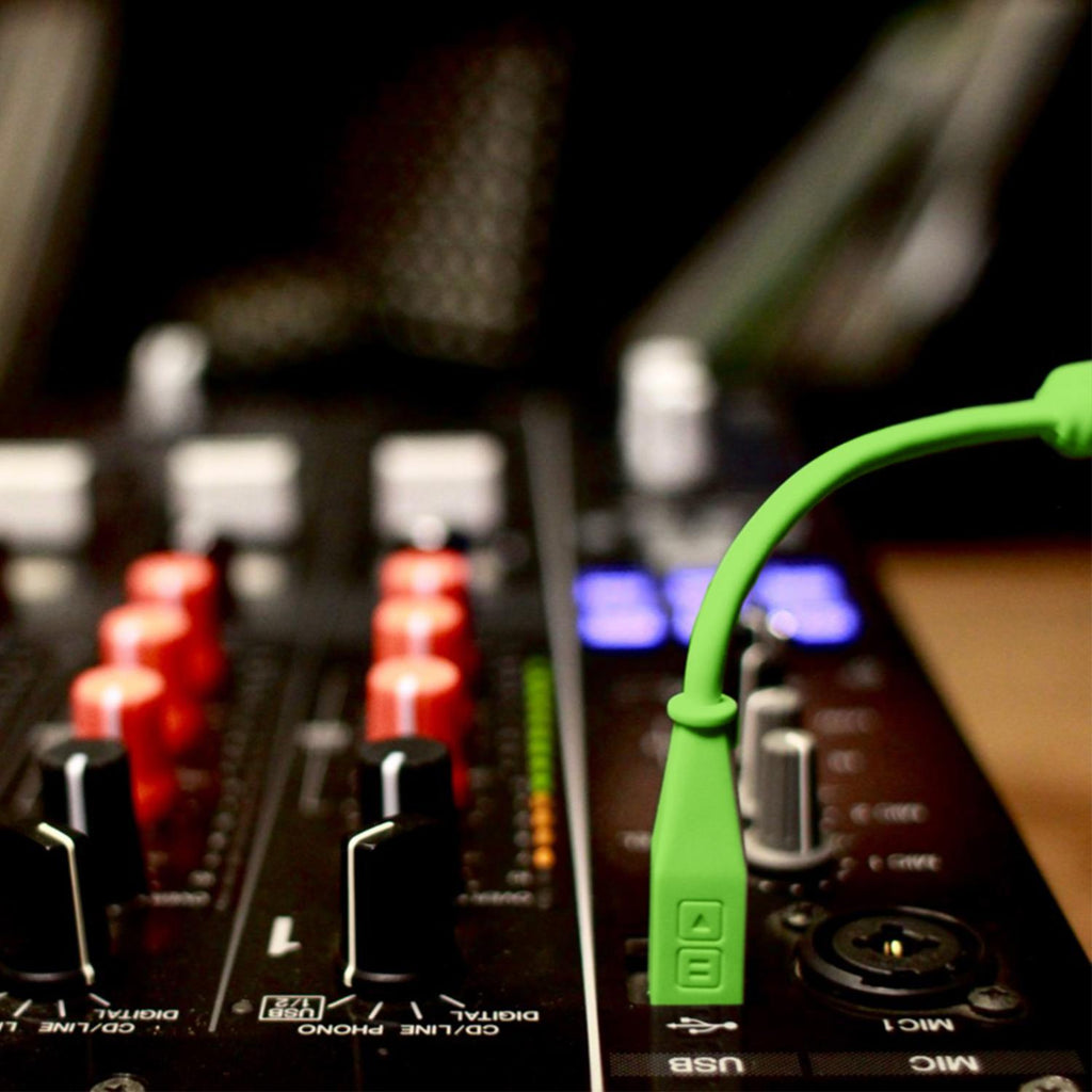 Komplete Audio 2 Interface USB Audio Interface — DJ TechTools